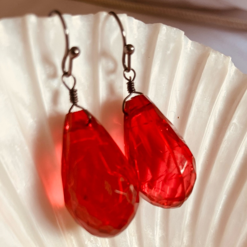 Vintage Crimson Teardrop Pear Shaped Earrings.